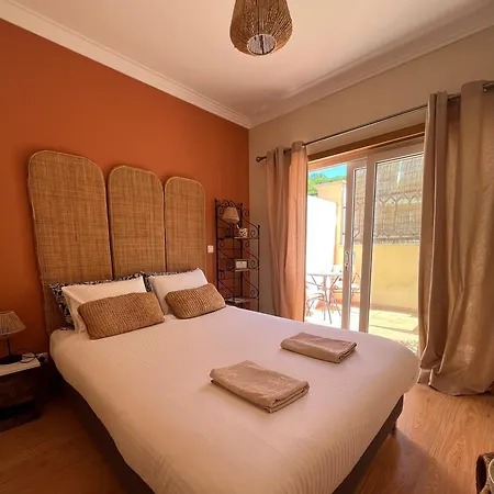 Panzió Cosy With Bathroom And Private Access Sesimbra