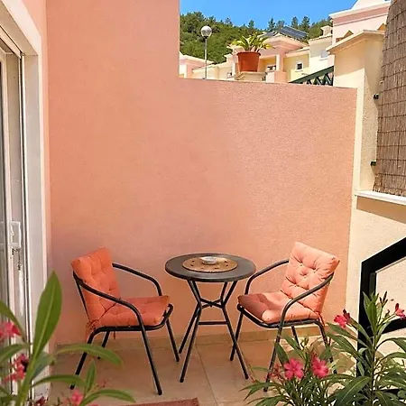 Cosy With Bathroom And Private Access